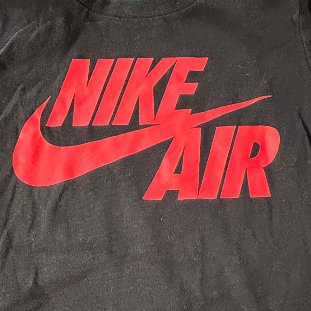 Nike Kids Tee in Black with Red Logo - Picture 3 of 3